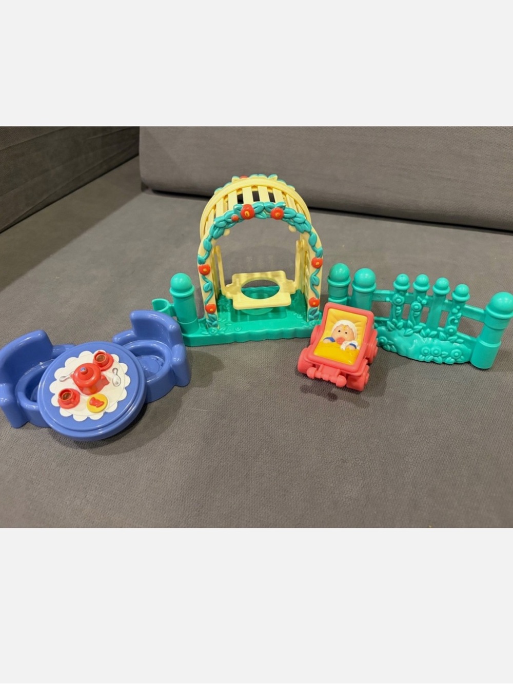 Fisher-Price Little People partial Playtime Pals set